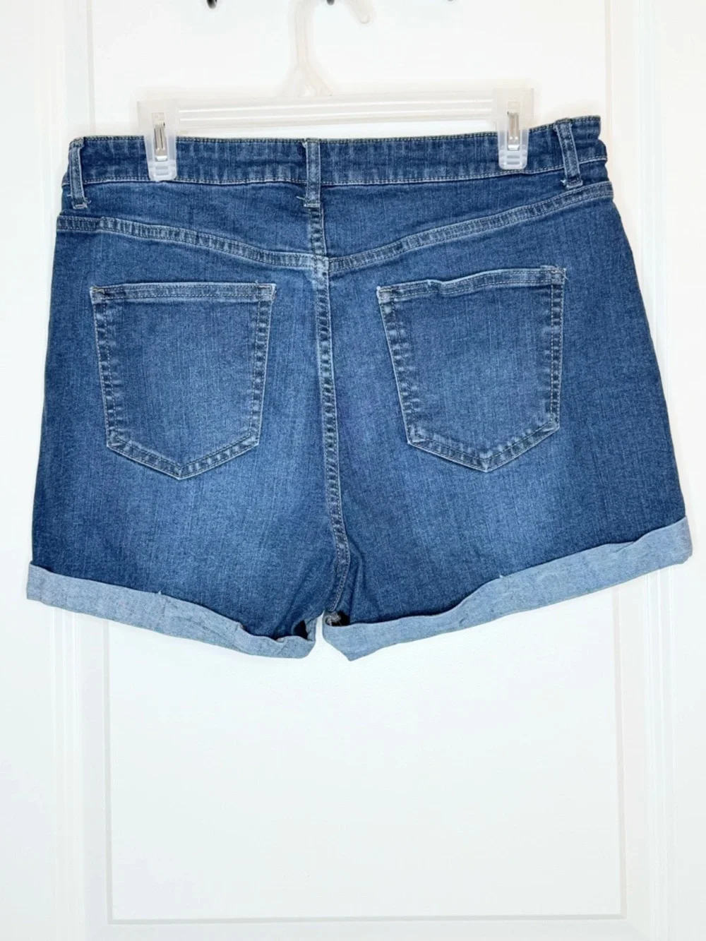 No Boundaries Denim Shorts Women Size 17 High Rise Cuffed Blue Stretch Jean - Picture 5 of 7